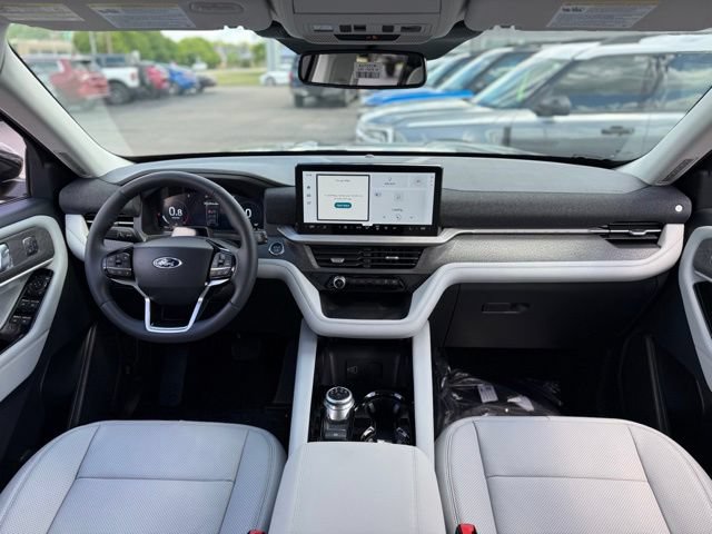 New 2026 Ford Explorer Platinum w/ LUX Leather Package AWD/4WD image 2