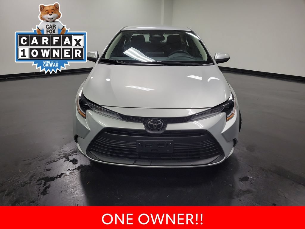 Used 2025 Toyota Corolla LE FWD image 3