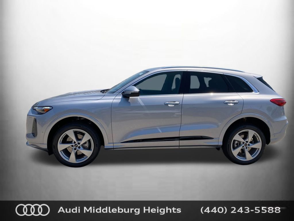 Certified 2025 Audi Q5 Premium w/ Convenience Package AWD/4WD image 8