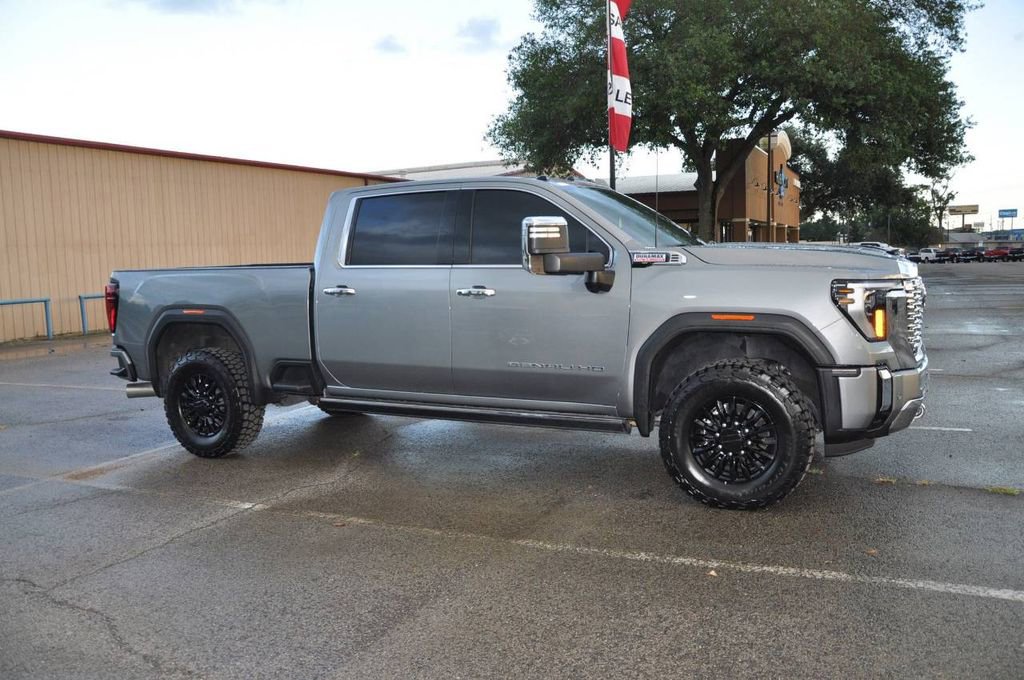Used 2024 GMC Sierra 2500 Denali w/ Denali Reserve Package image 6