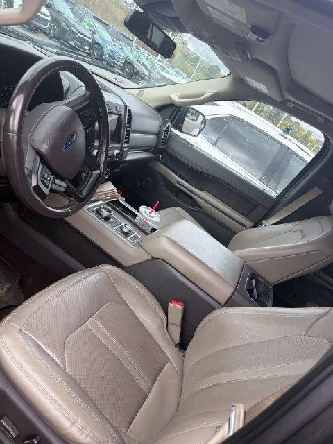 Used 2019 Ford Expedition Limited w/ Equipment Group 302A AWD/4WD image 8