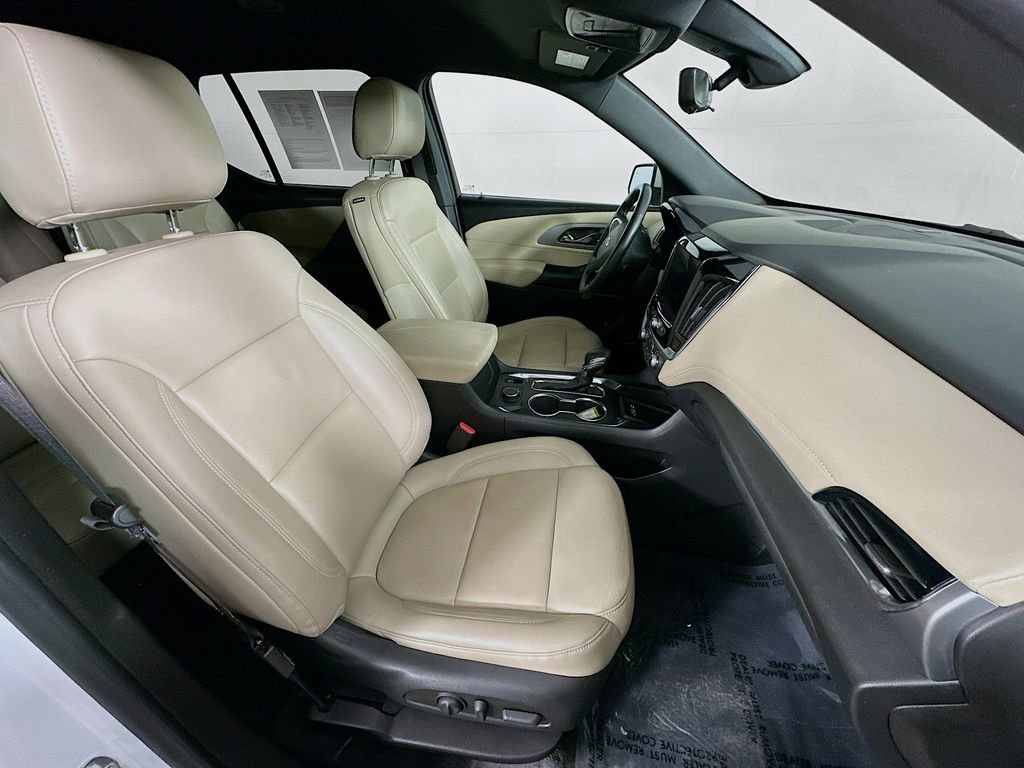 Used 2023 Chevrolet Traverse LT w/ LT Premium Package image 37
