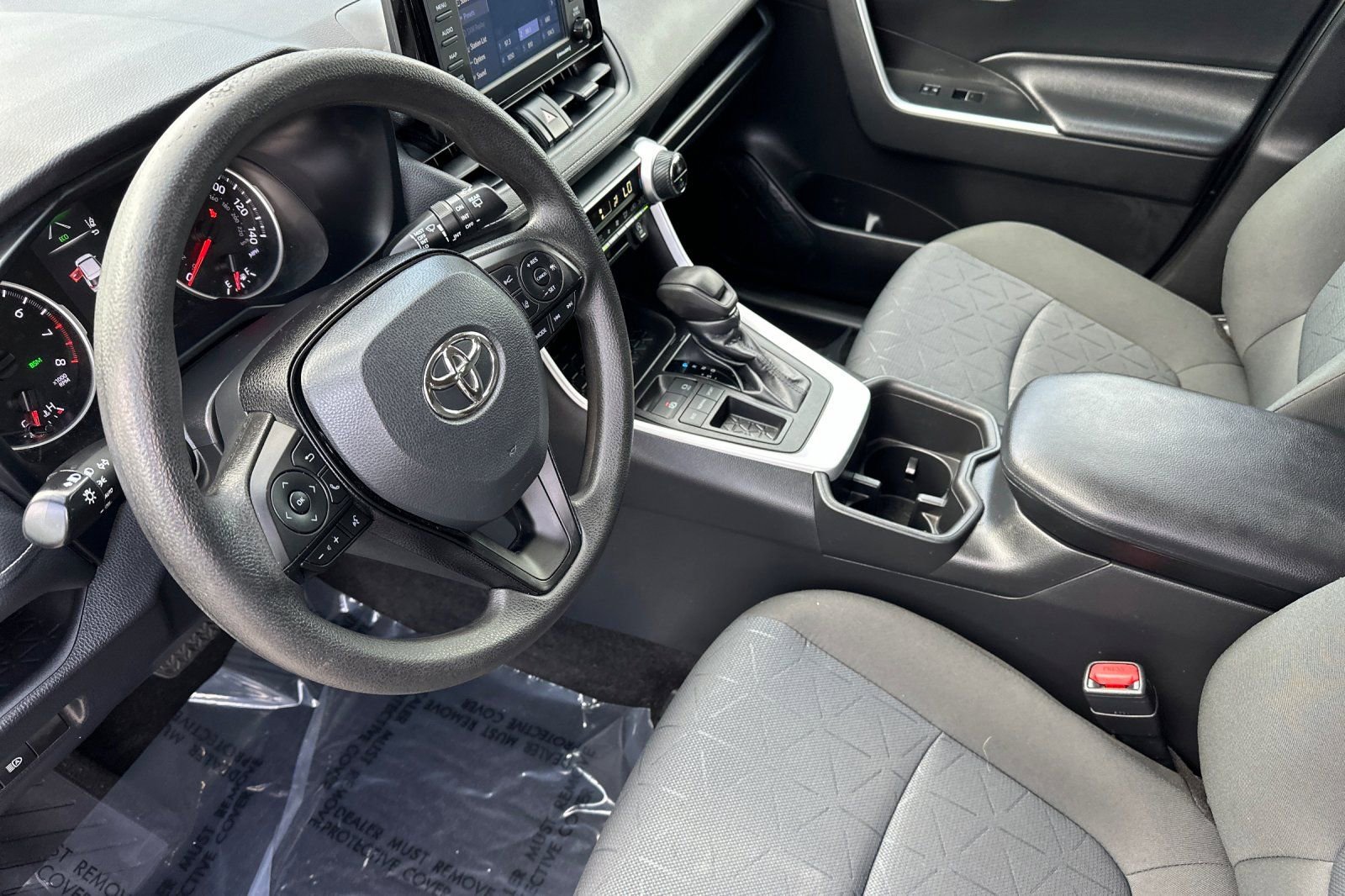 Used 2022 Toyota RAV4 XLE image 10