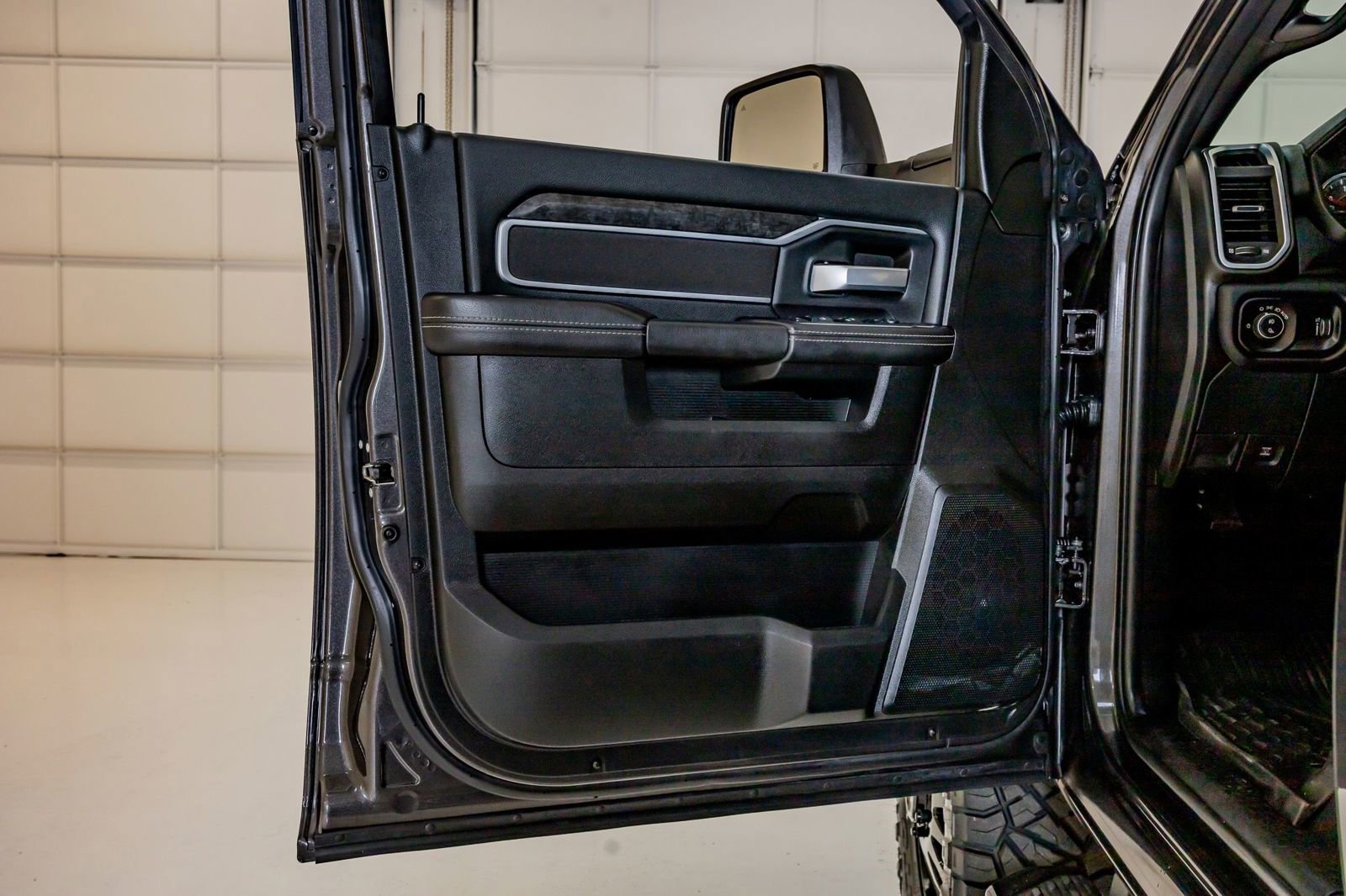 Used 2024 RAM 3500 Lone Star w/ Night Edition image 38