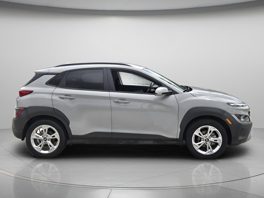 Used 2023 Hyundai Kona SEL FWD image 3