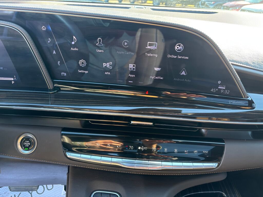 Used 2023 Cadillac Escalade Premium Luxury image 21