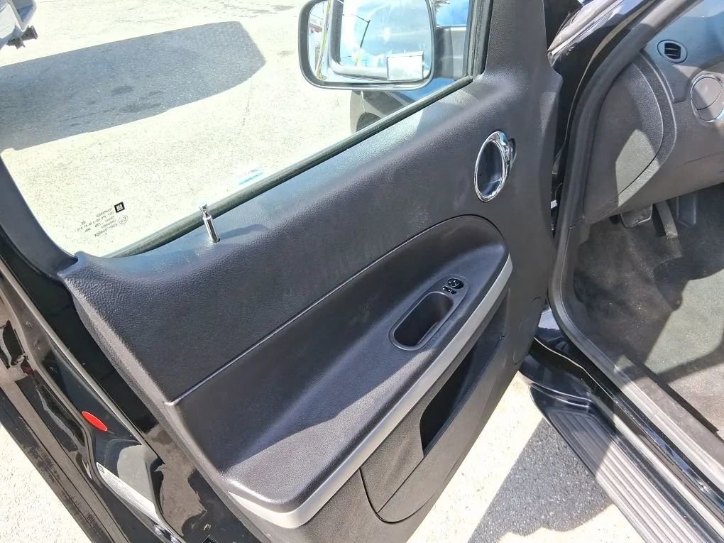 Used 2007 Chevrolet HHR LT w/ LT Preferred Equipment Group image 2