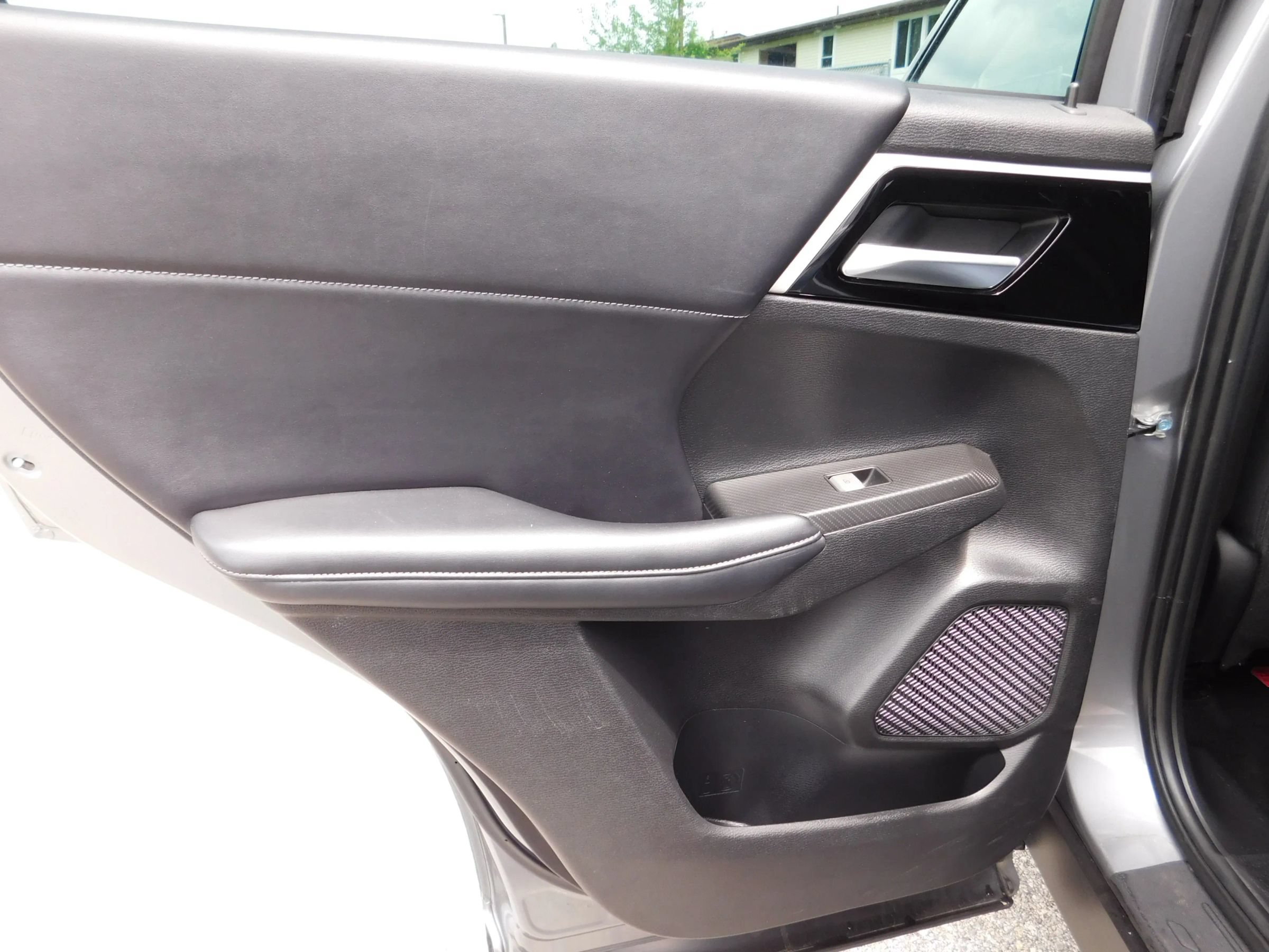 Used 2023 Mitsubishi Outlander SE FWD image 11