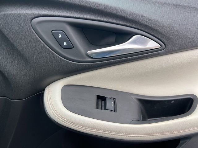 Used 2024 Buick Encore GX Avenir w/ Avenir Technology Package image 35