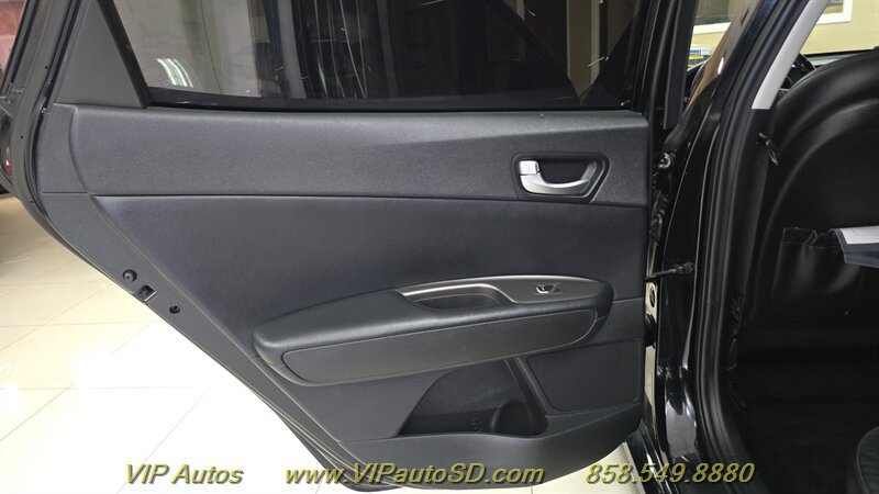 Used 2020 Kia Optima SE FWD image 12