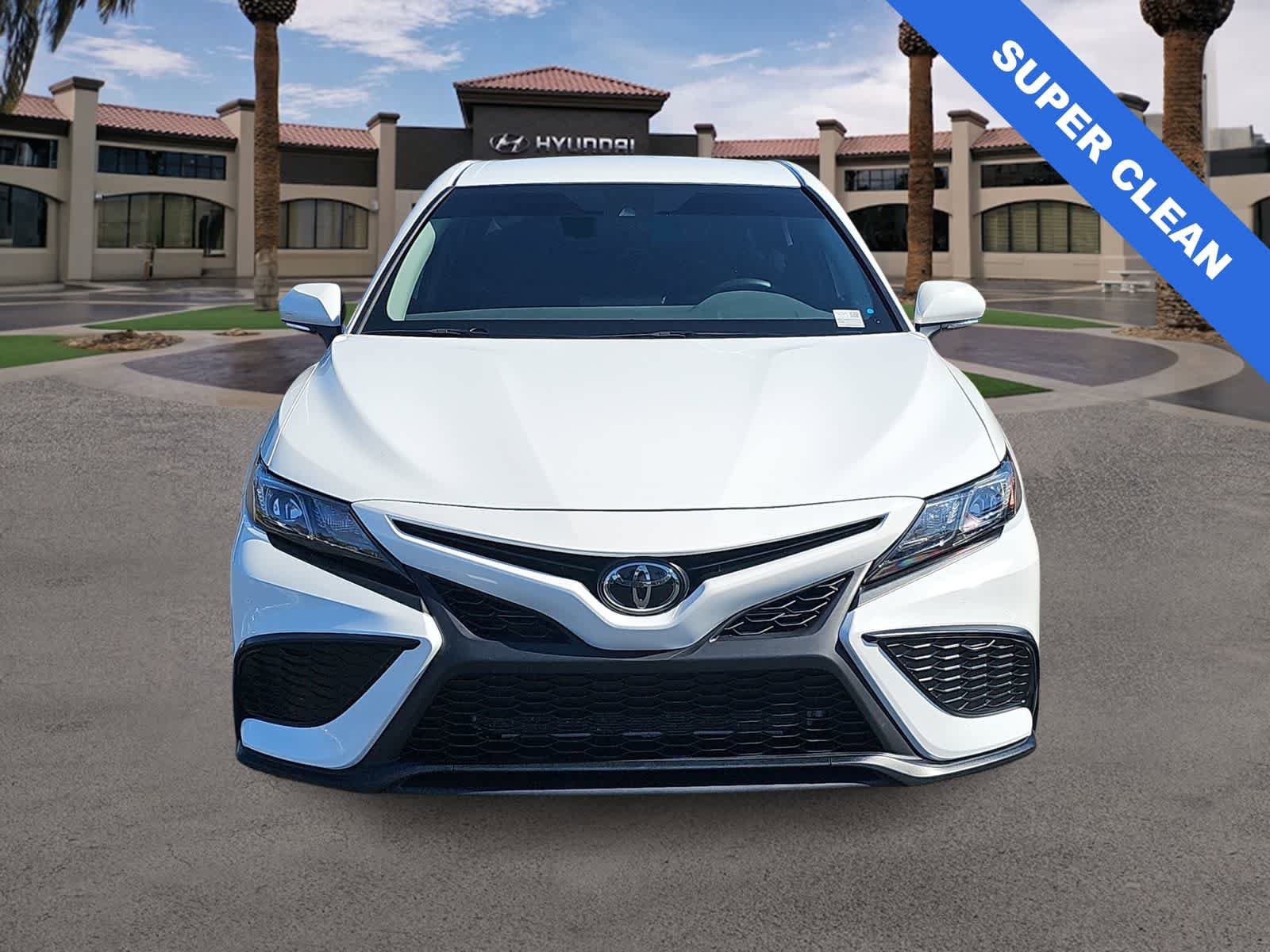 Used 2024 Toyota Camry SE FWD image 3