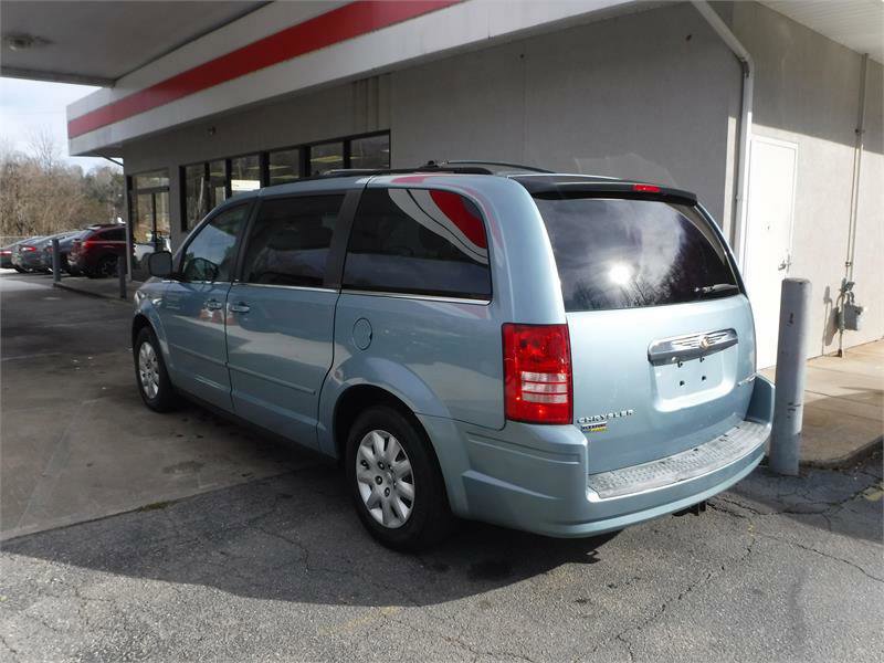 Used 2010 Chrysler Town & Country LX w/ PWR Convenience Group image 10