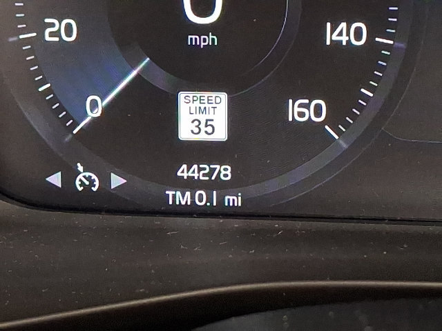 Used 2021 Volvo XC40 T5 R-Design w/ Climate Package AWD/4WD image 22