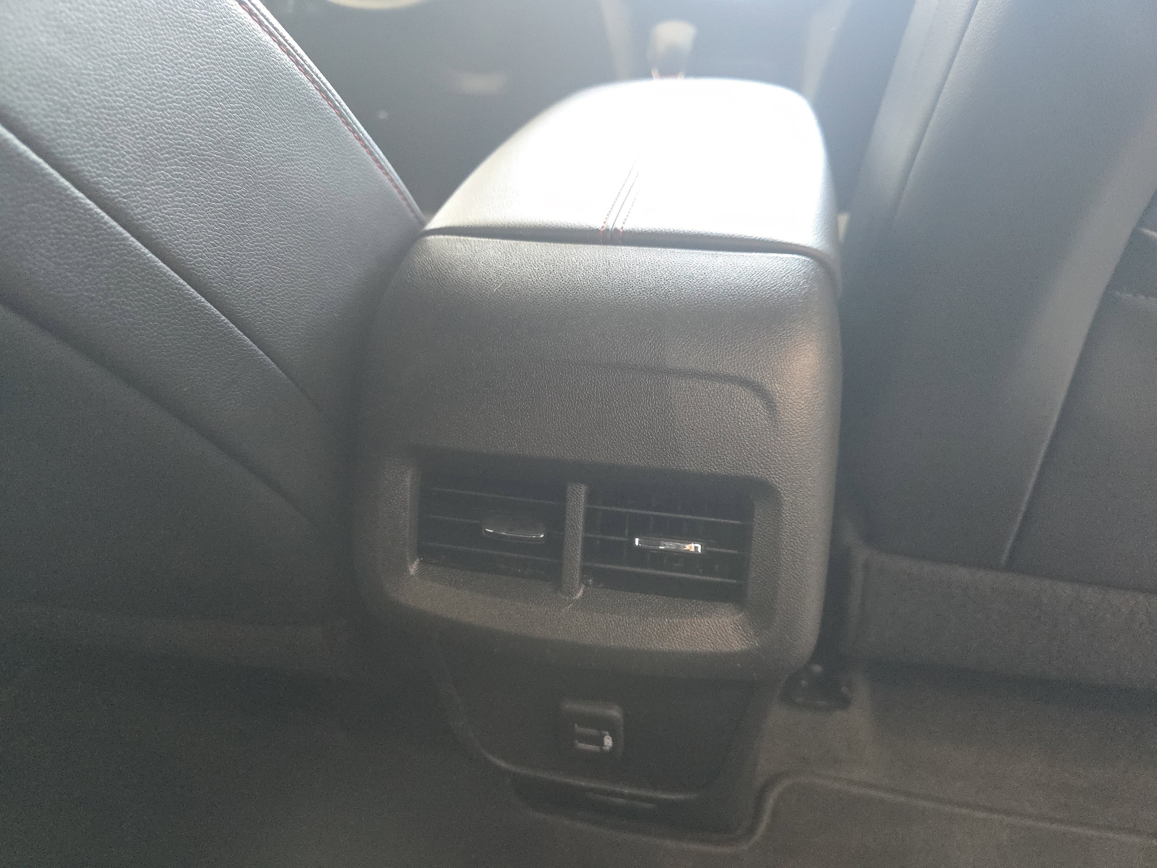 Used 2022 Chevrolet Equinox RS w/ Infotainment Package image 27