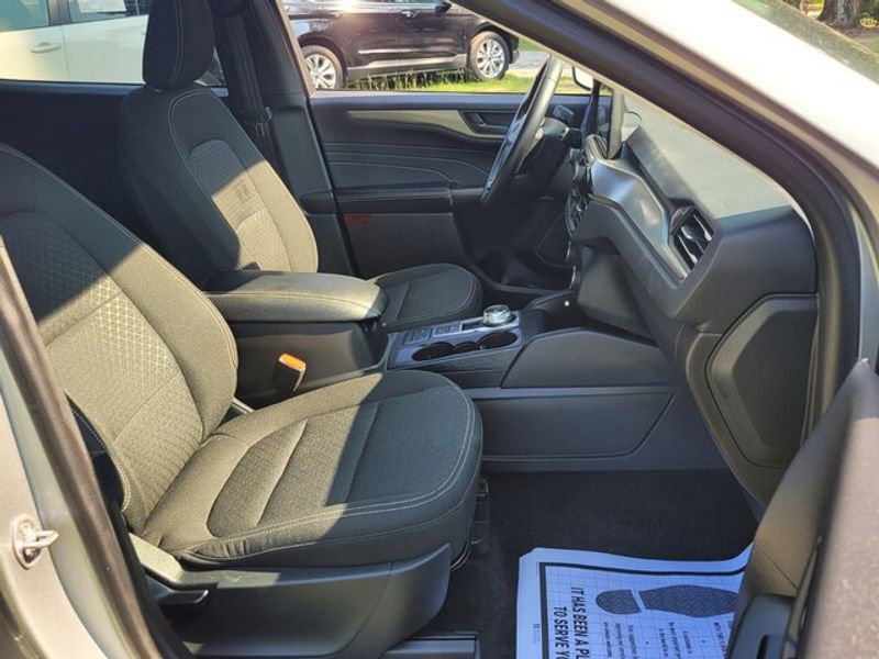 Used 2024 Ford Escape Active image 17