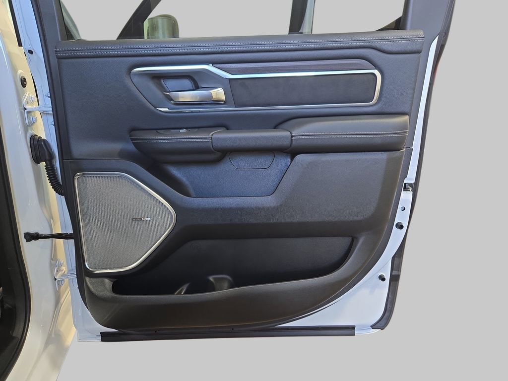New 2026 RAM 1500 Laramie AWD/4WD image 13