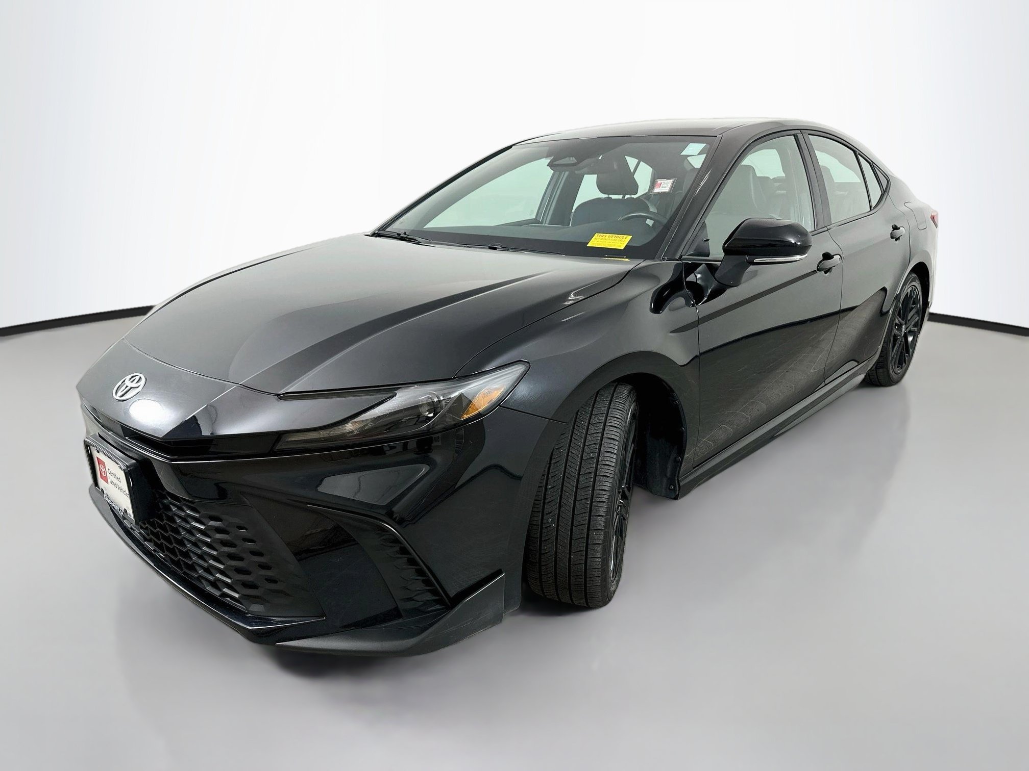 Certified 2025 Toyota Camry SE FWD image 3