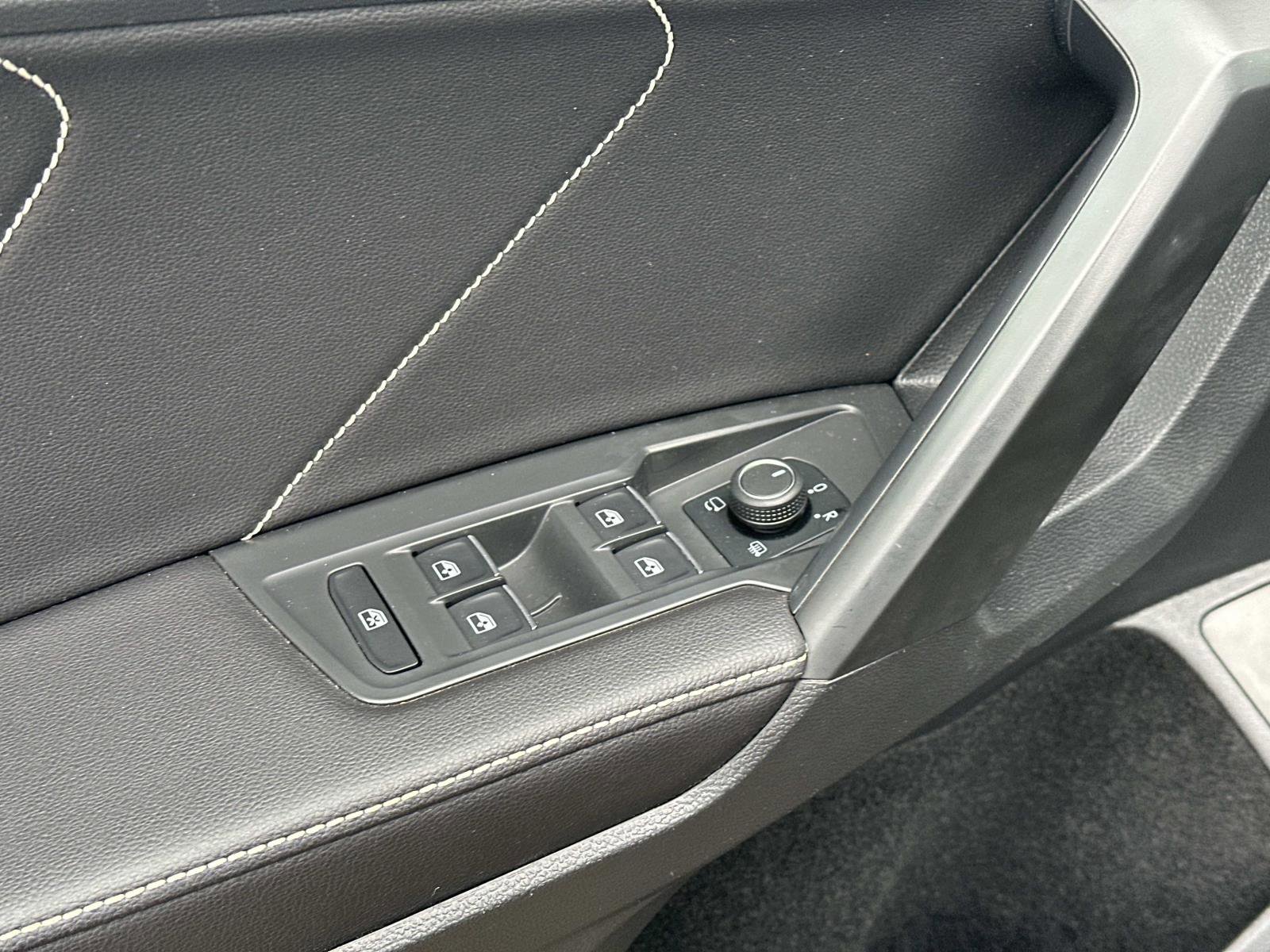 Used 2022 Volkswagen Tiguan SEL R-Line image 17