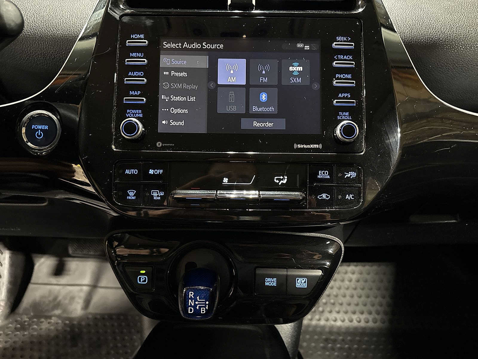 Used 2022 Toyota Prius LE AWD/4WD image 21