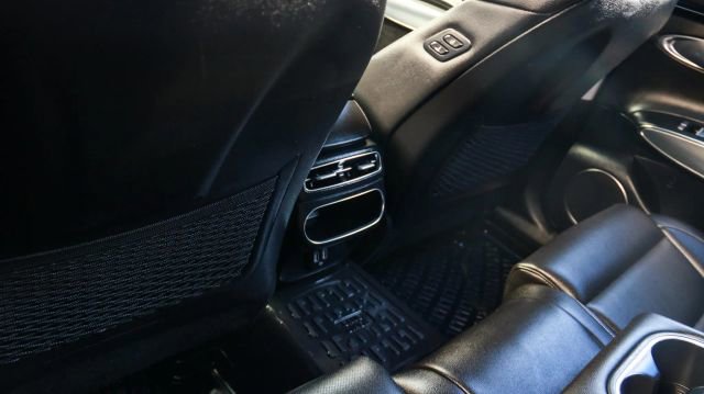 Used 2023 Genesis GV70 2.5T w/ Select Package image 27