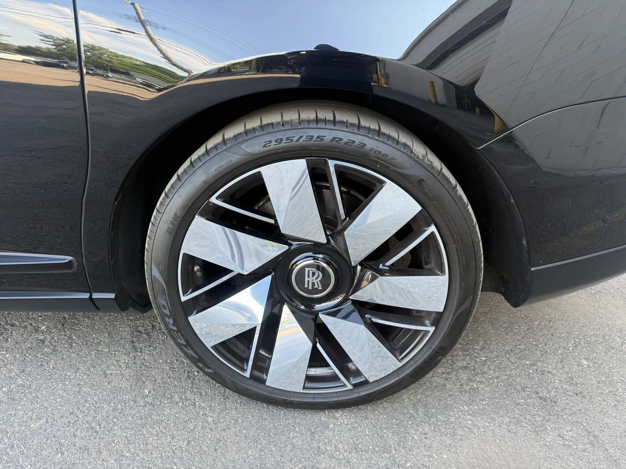 Used 2019 Rolls-Royce Cullinan AWD/4WD image 24