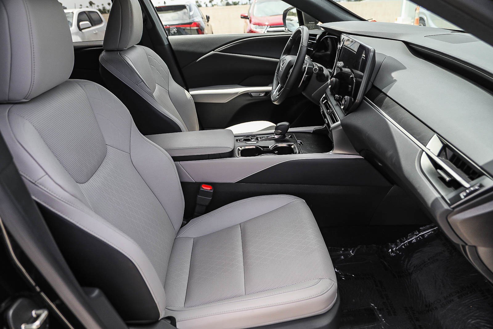 Used 2024 Lexus RX 350 Premium Plus w/ Cold Area Package FWD image 16