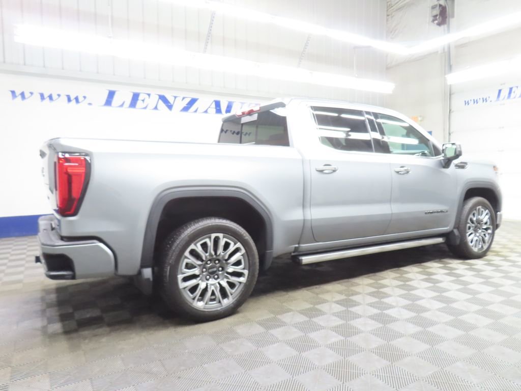 Used 2026 GMC Sierra 1500 Denali Ultimate w/ LPO, Black Badging Package AWD/4WD image 5