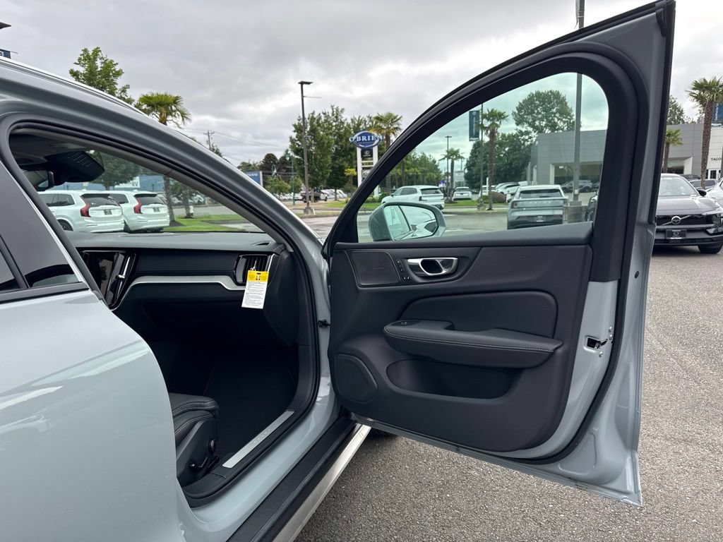 New 2026 Volvo V60 B5 Cross Country Ultra w/ Climate Package AWD/4WD image 19
