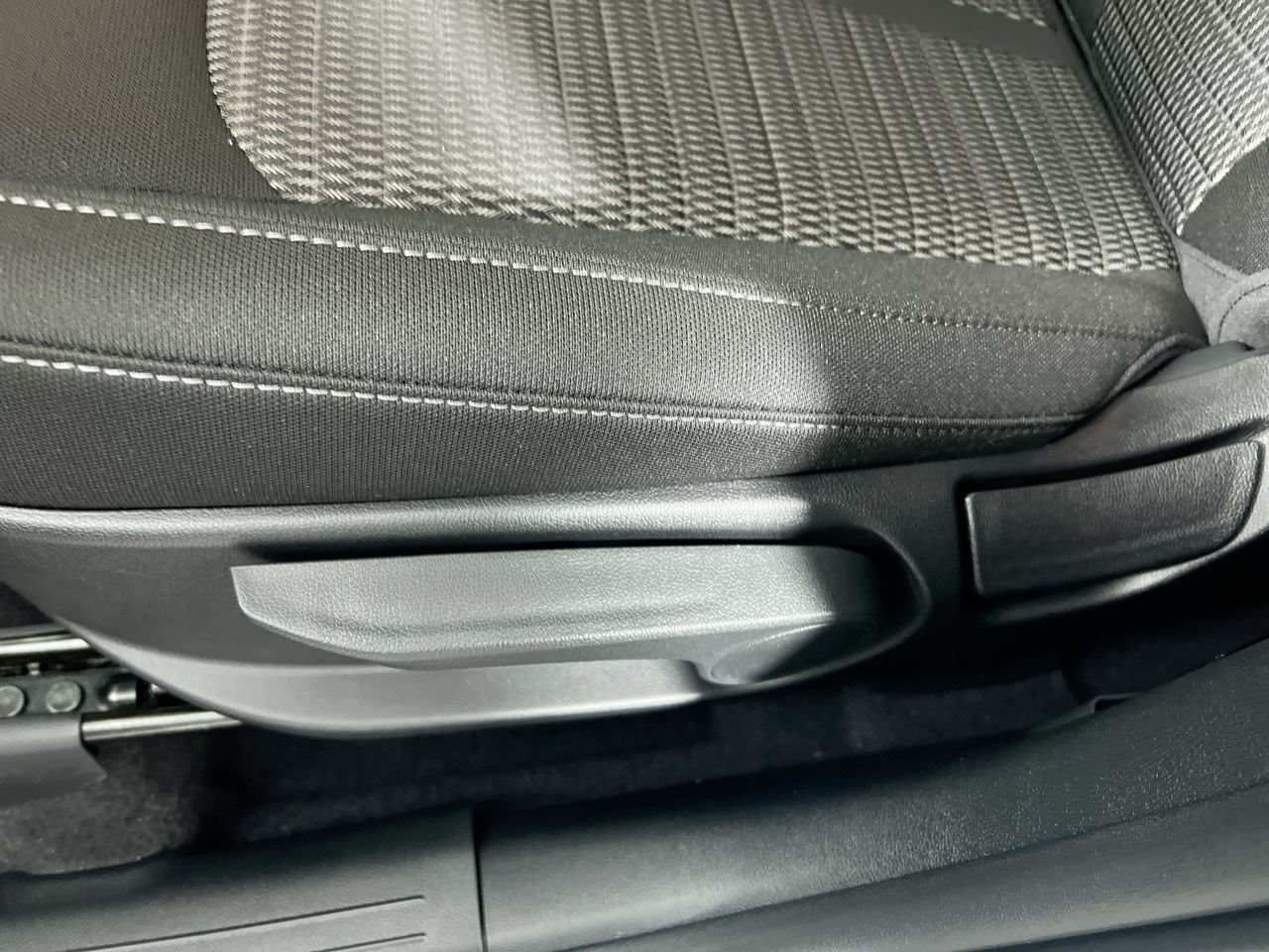 New 2026 Kia Sorento LX FWD image 14