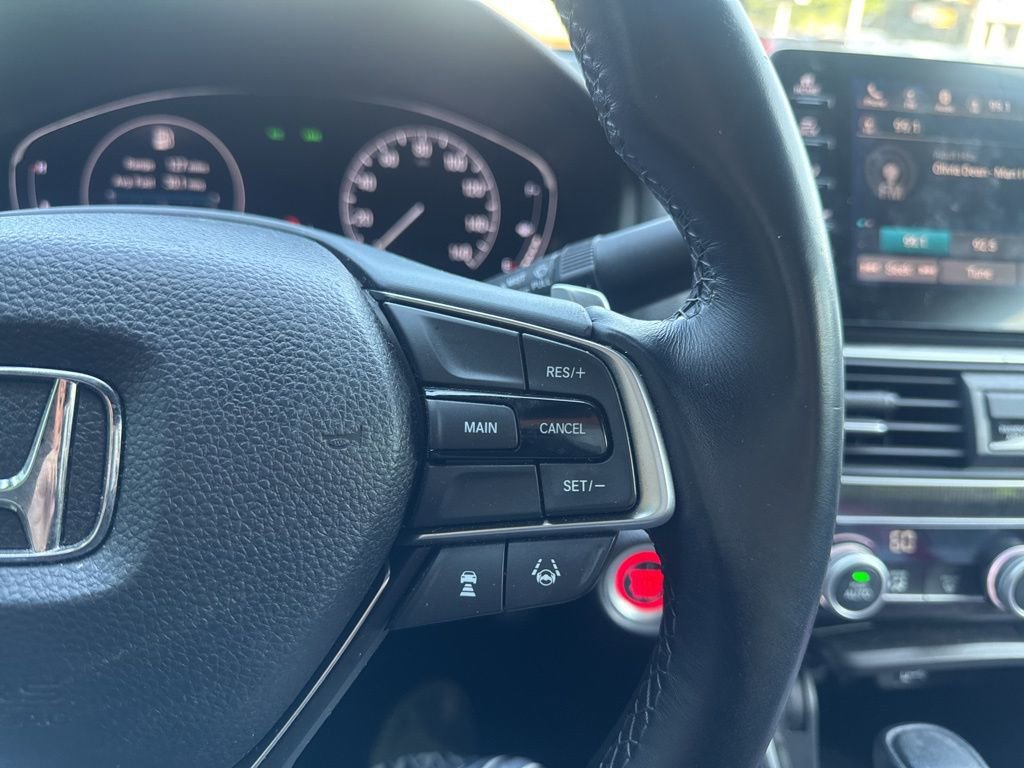Used 2018 Honda Accord Sport image 12