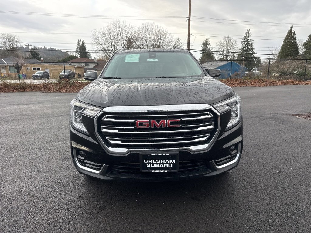 Used 2024 GMC Terrain SLT image 2