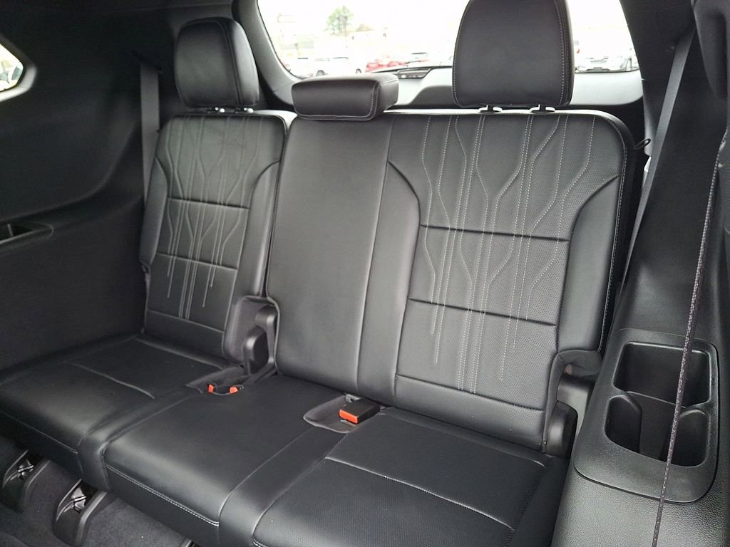 Used 2025 Buick Enclave Avenir w/ Super Cruise Package image 11