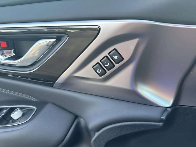 Used 2025 Subaru Outback Limited image 12