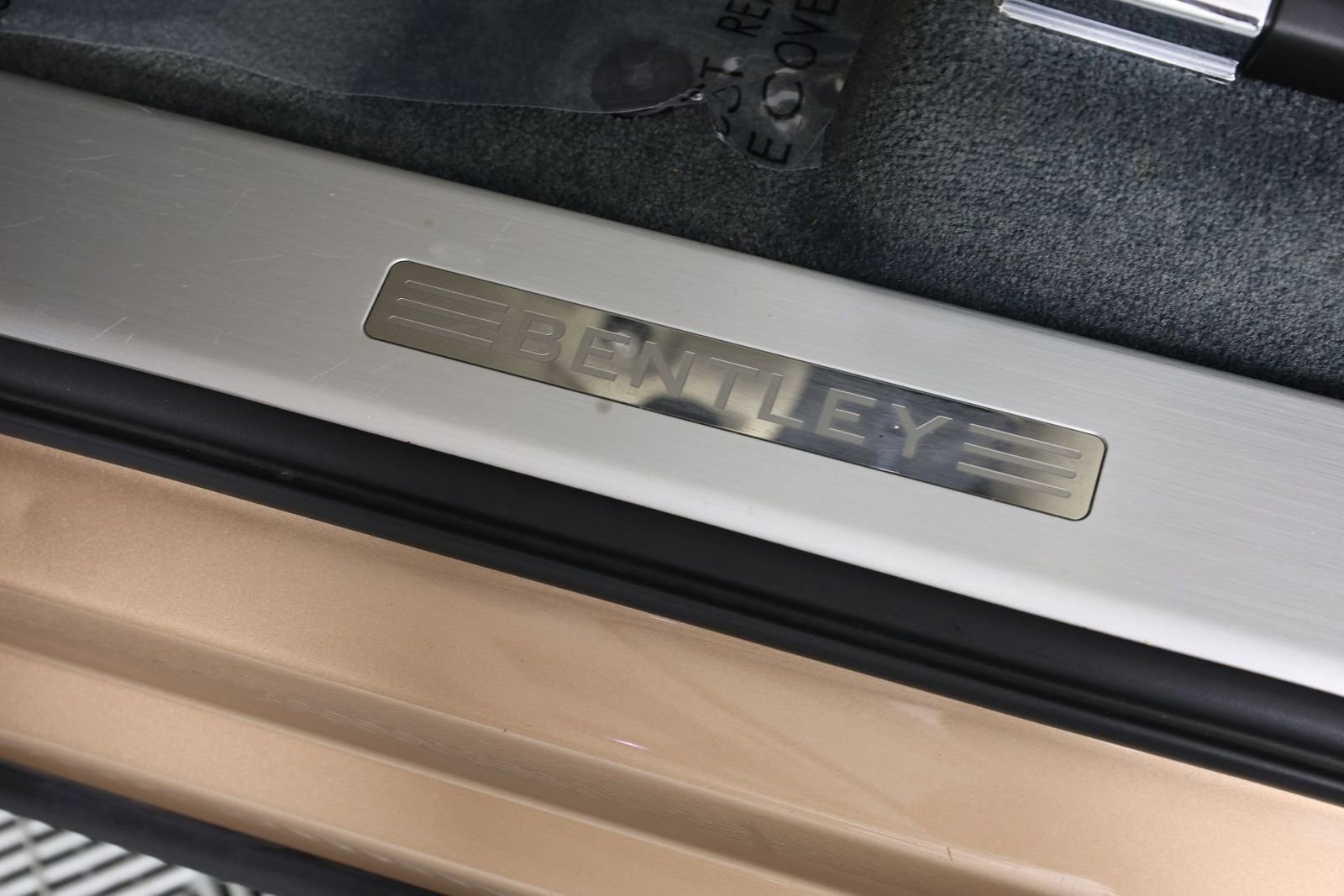 Used 2021 Bentley Bentayga image 24