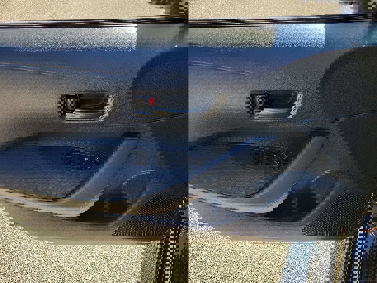 Used 2025 Toyota Corolla LE image 13