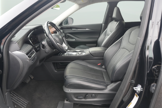 Used 2023 INFINITI QX60 Sensory w/ Cargo Package AWD/4WD image 12