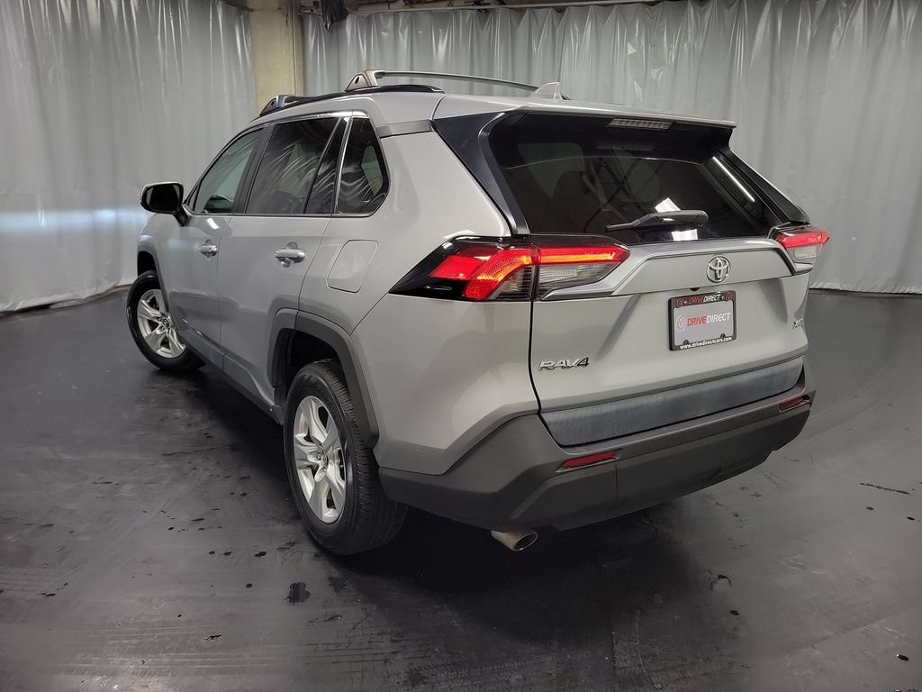 Used 2020 Toyota RAV4 XLE FWD image 6