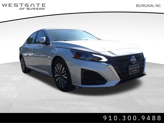 Used 2023 Nissan Altima 2.5 SV
