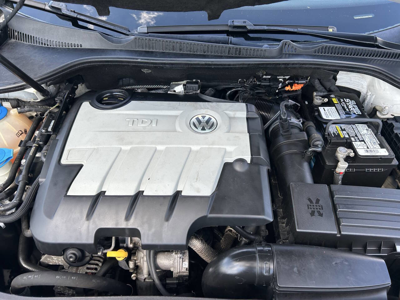 Used 2014 Volkswagen Golf TDI image 13
