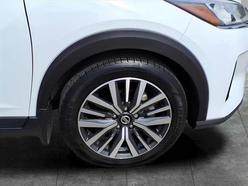 Used 2021 Nissan Kicks SV image 9