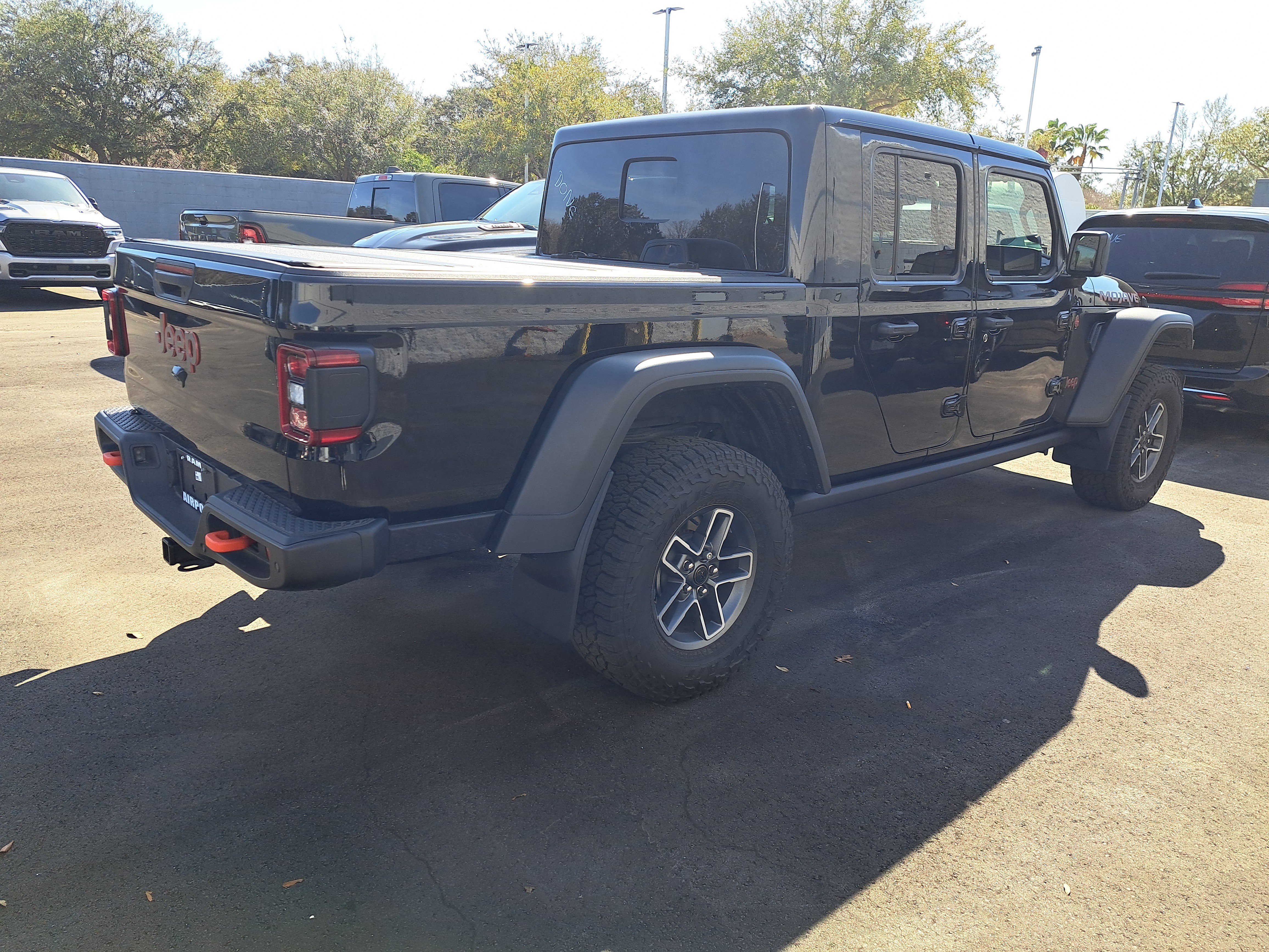 Used 2025 Jeep Gladiator Mojave w/ Safety Group image 5