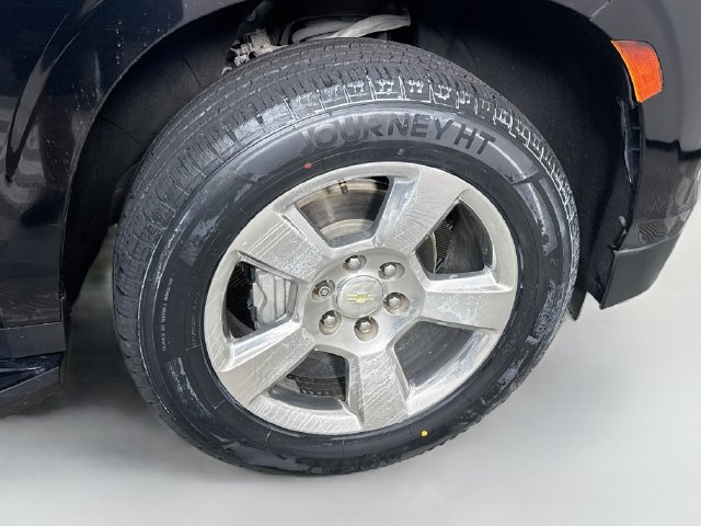 Used 2023 Chevrolet Suburban LT RWD image 31