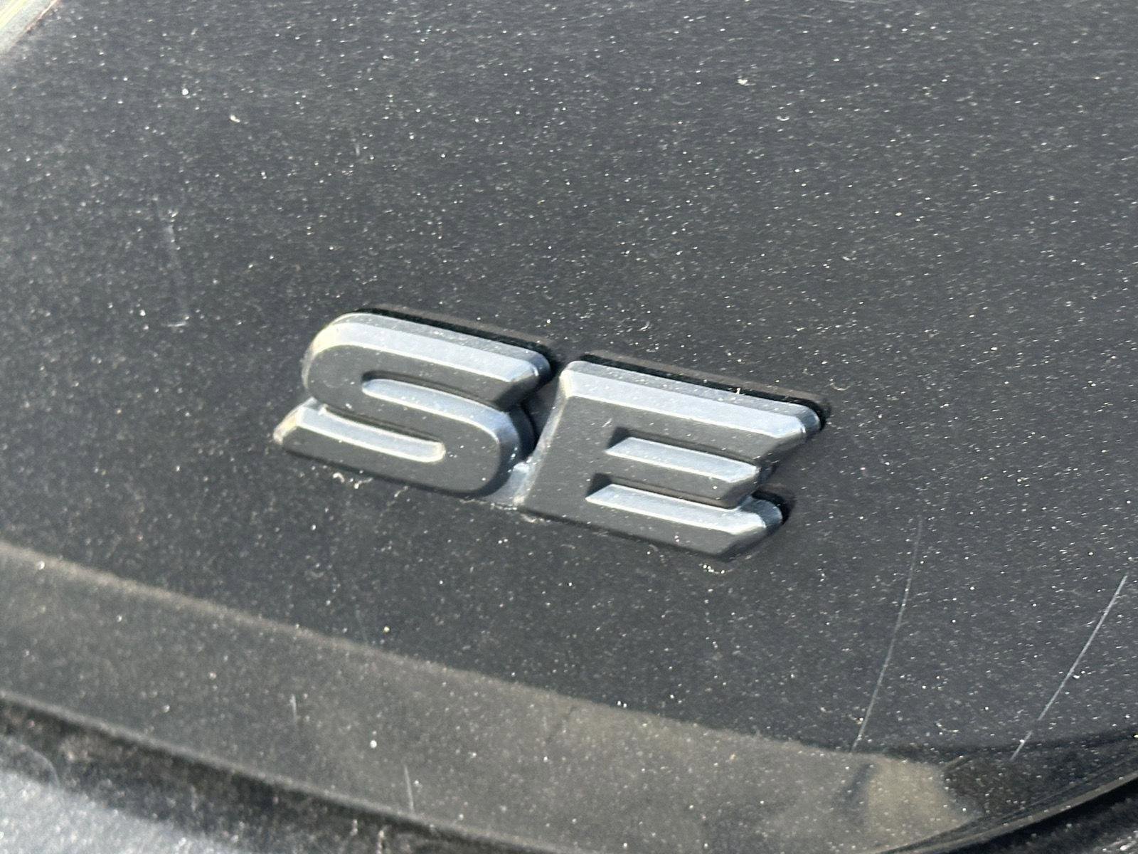 Used 2021 Toyota Camry SE image 7