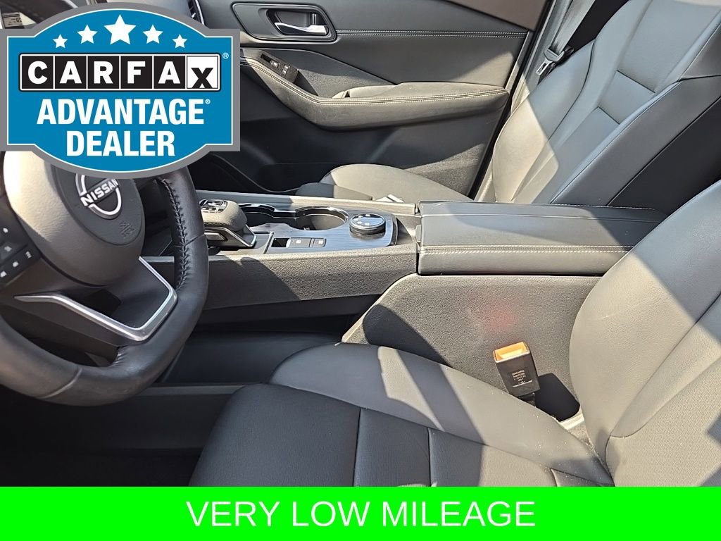 Used 2023 Nissan Rogue SV w/ SV Premium B Package image 16