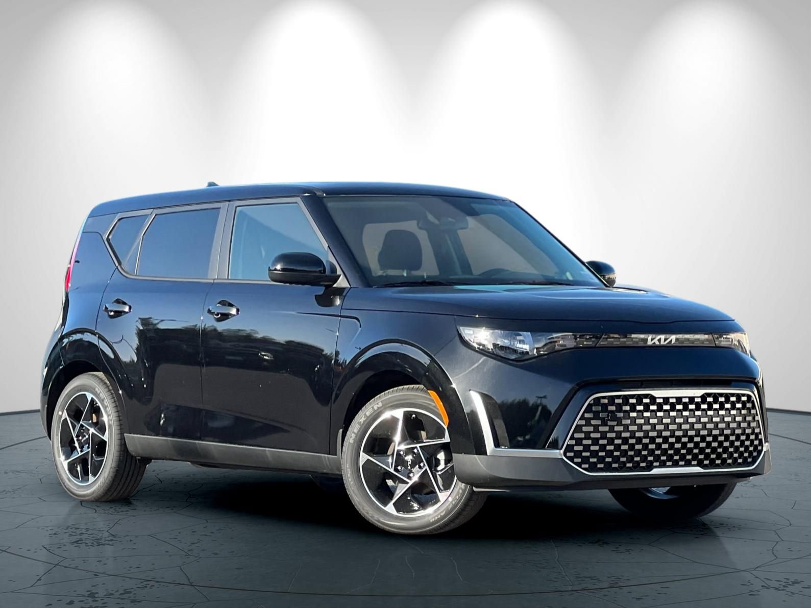 New 2025 Kia Soul EX image 2