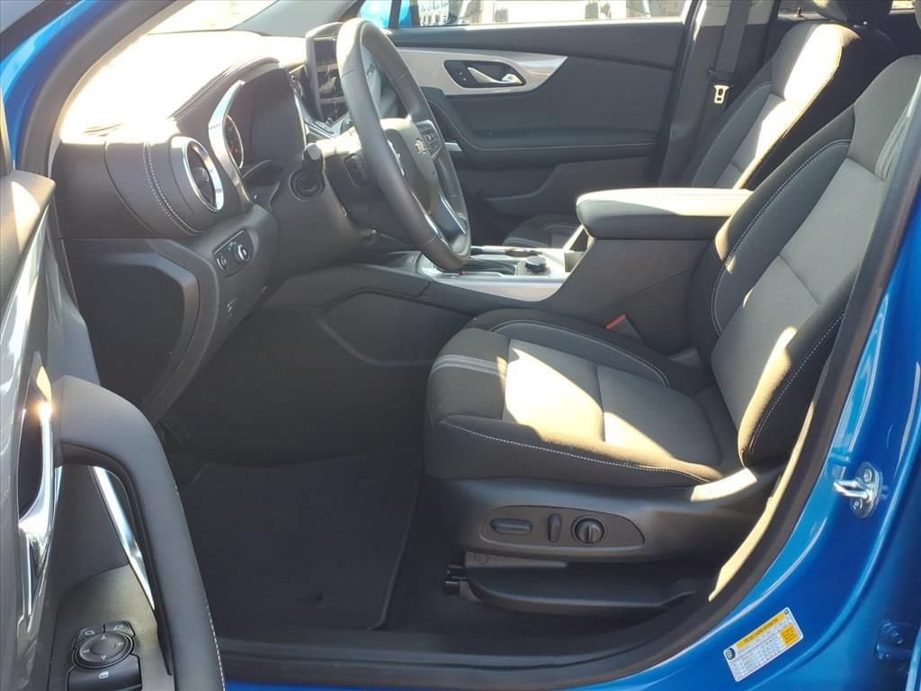 New 2026 Chevrolet Blazer LT w/ Convenience Package FWD image 16