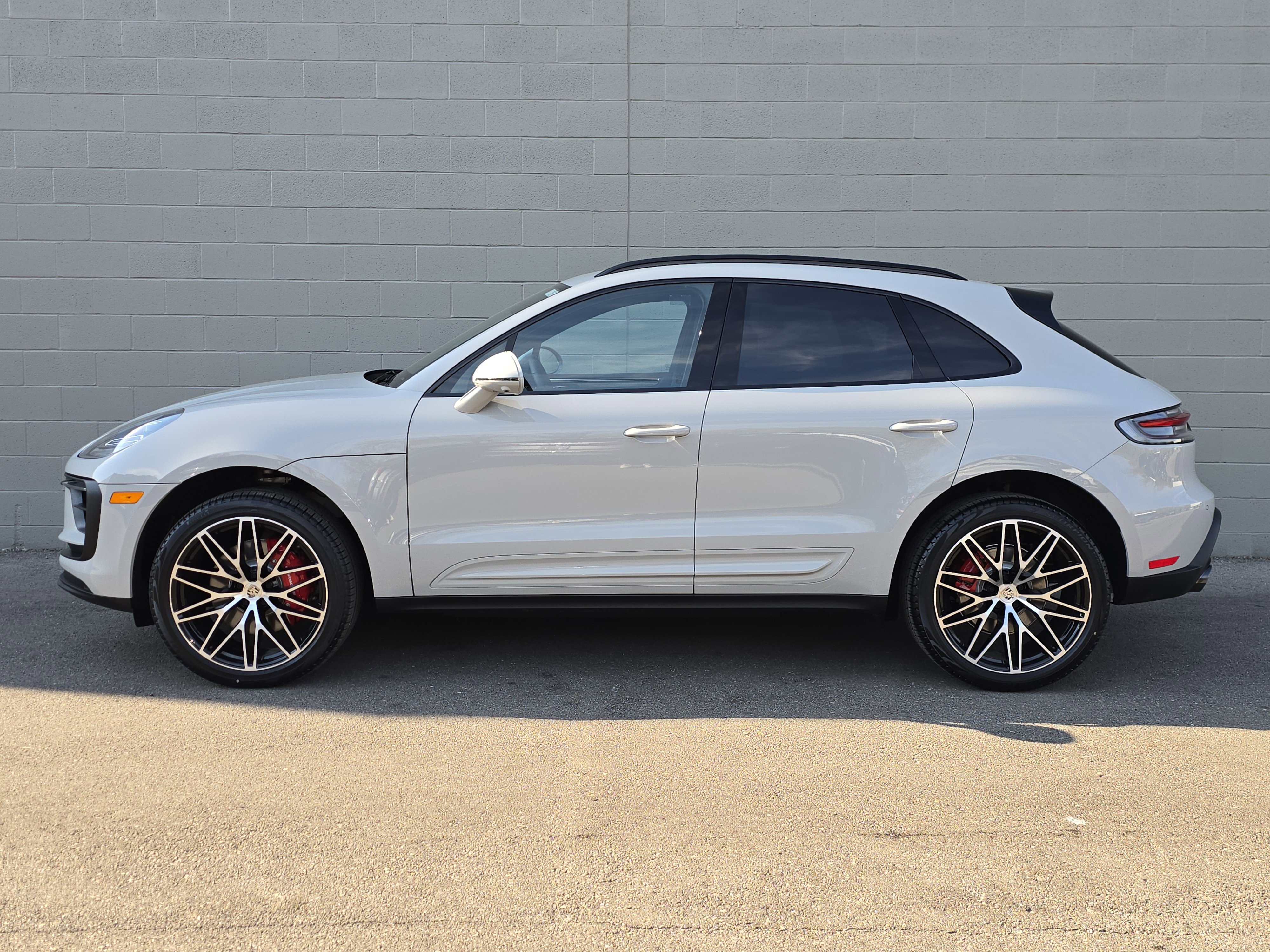 New 2026 Porsche Macan S image 2