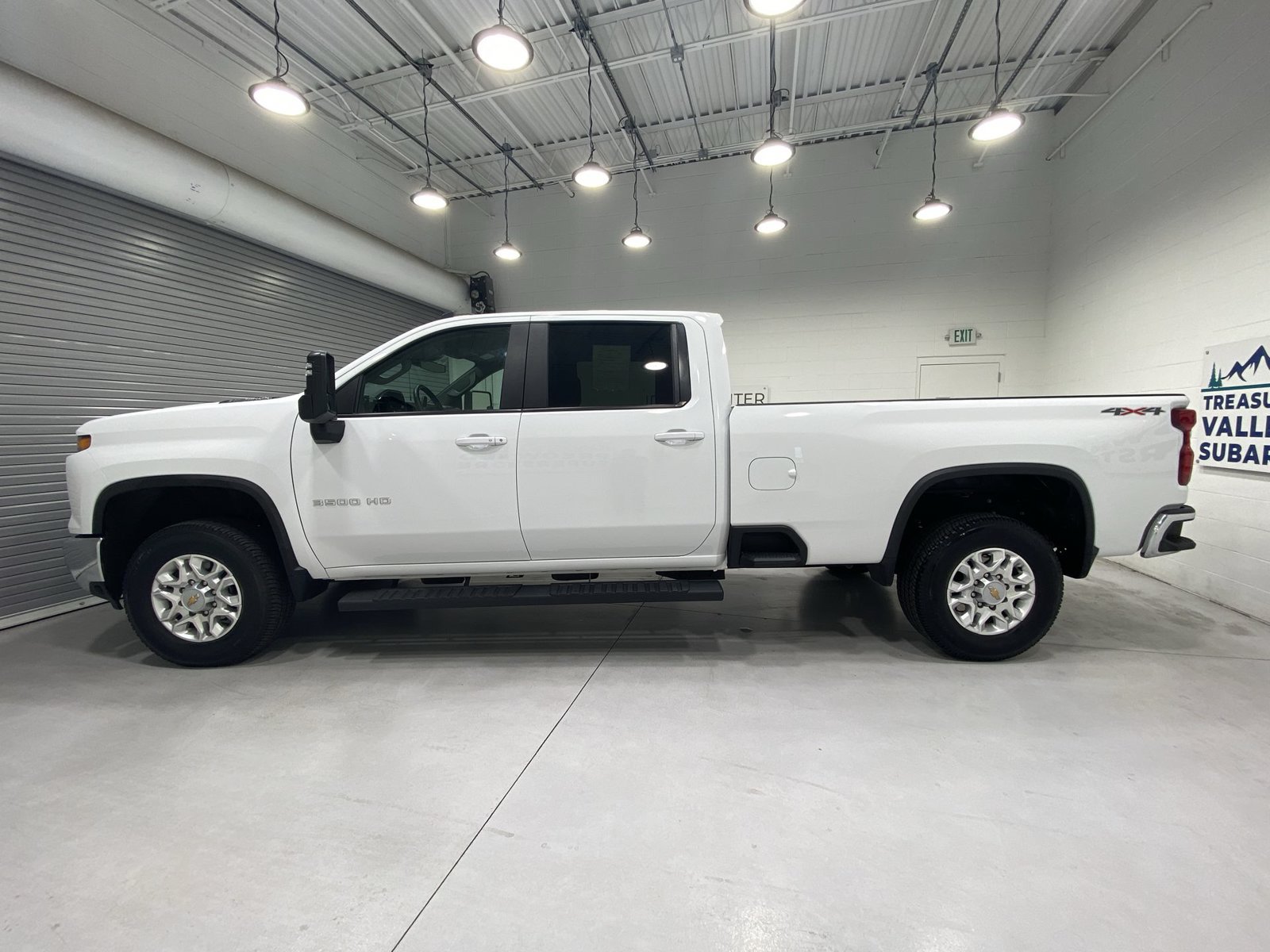 Used 2025 Chevrolet Silverado 3500 LT AWD/4WD image 5