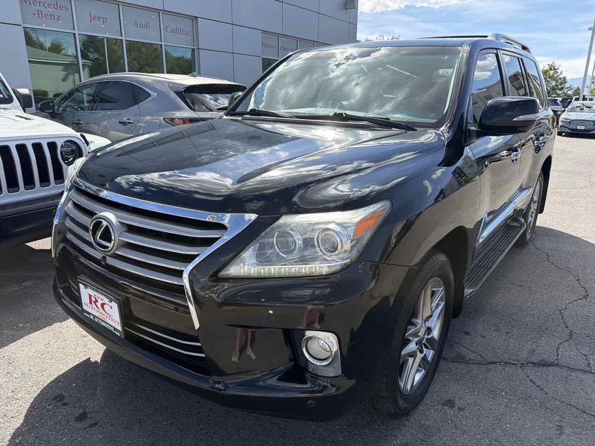 Used 2013 Lexus LX 570 4WD w/ Luxury Pkg image 8