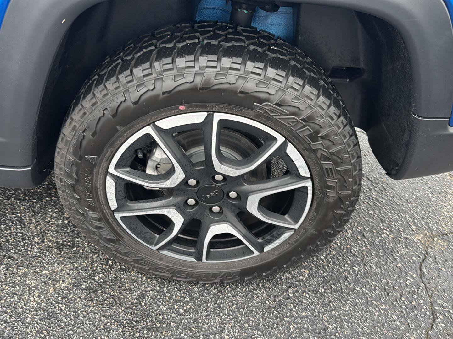 Used 2024 Jeep Compass Trailhawk w/ Trailhawk Elite Group image 34